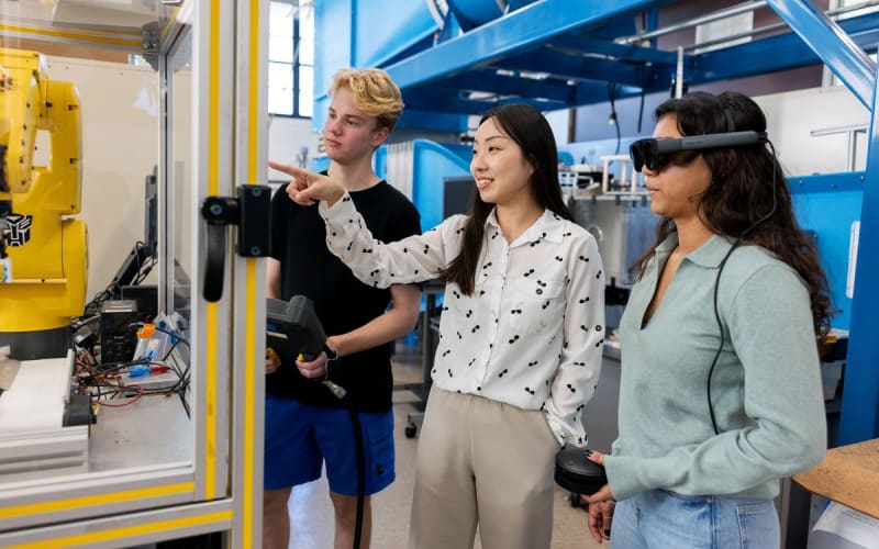 LA Professor Uses AR to Transform Surgery and Rehab - Image 2