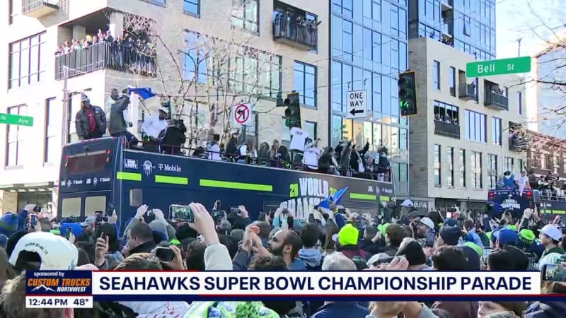 Seattle Celebrates Seahawks Super Bowl Win With 1M Fans - Image 3