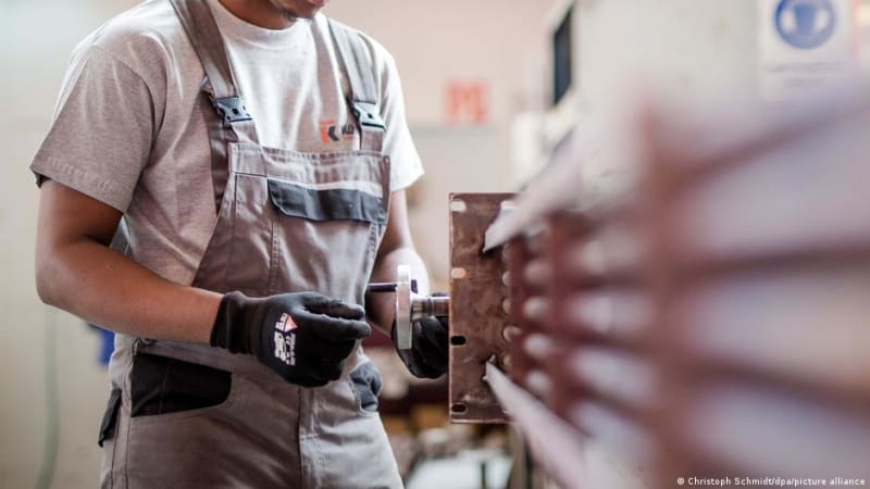 Germany Cuts Wait Time for Asylum-Seekers to Work