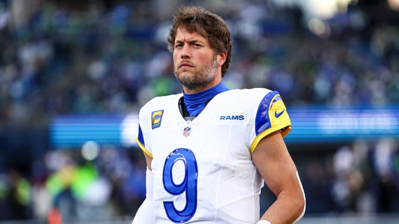 QB Matthew Stafford Tucks In 4 Daughters at 2:30 AM After Loss