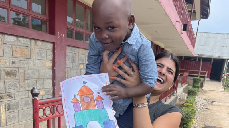 Teen Volunteers in Kenya Remand Home, Finds Gratitude