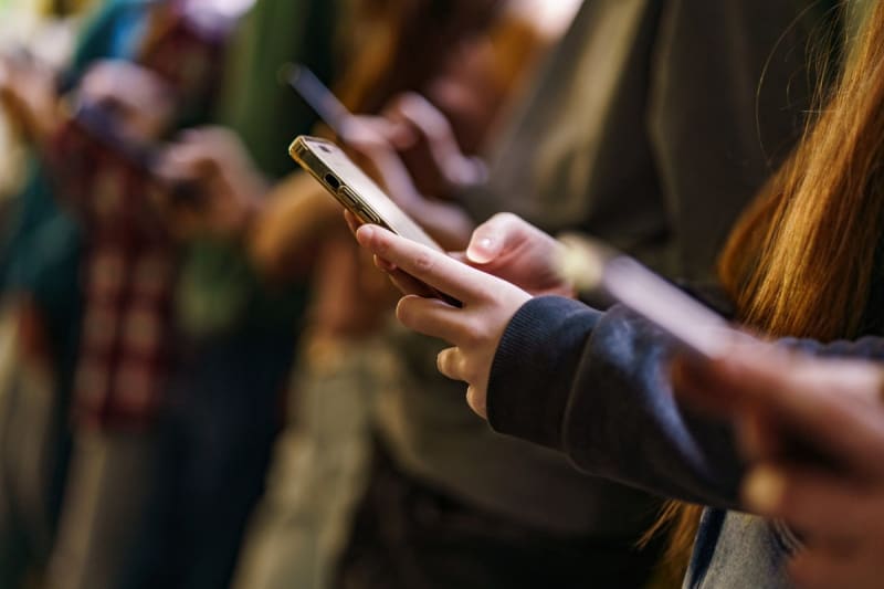 England Schools Go Phone-Free to Help Kids Focus Better