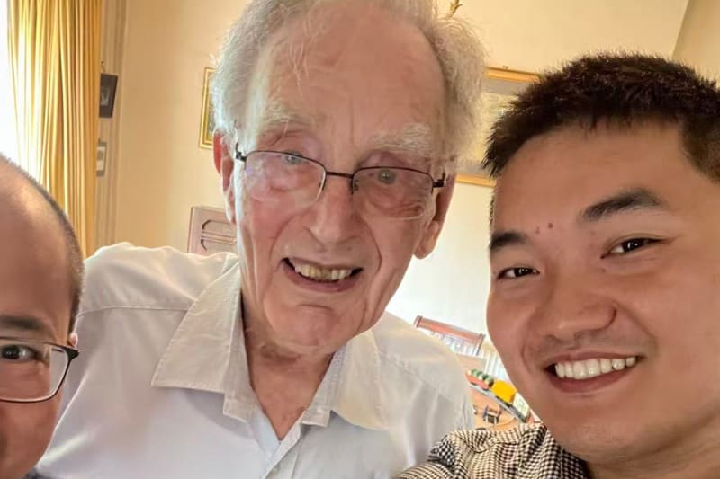 UK Engineer Creates Smart Shoe to Prevent Falls in Elderly