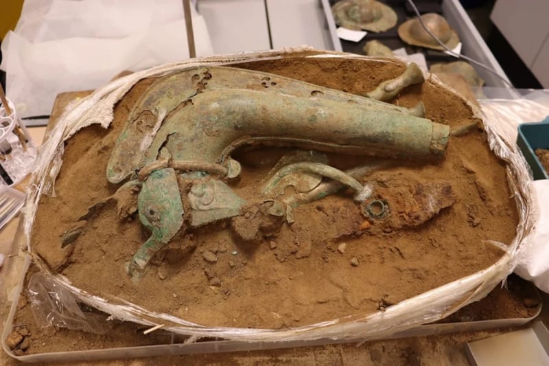 Amazing Discovery: 2,000-Year-Old Battle Trumpet Unearthed in England!