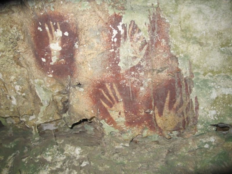 67,800-Year-Old Hand Art Found in Indonesian Cave - Image 2