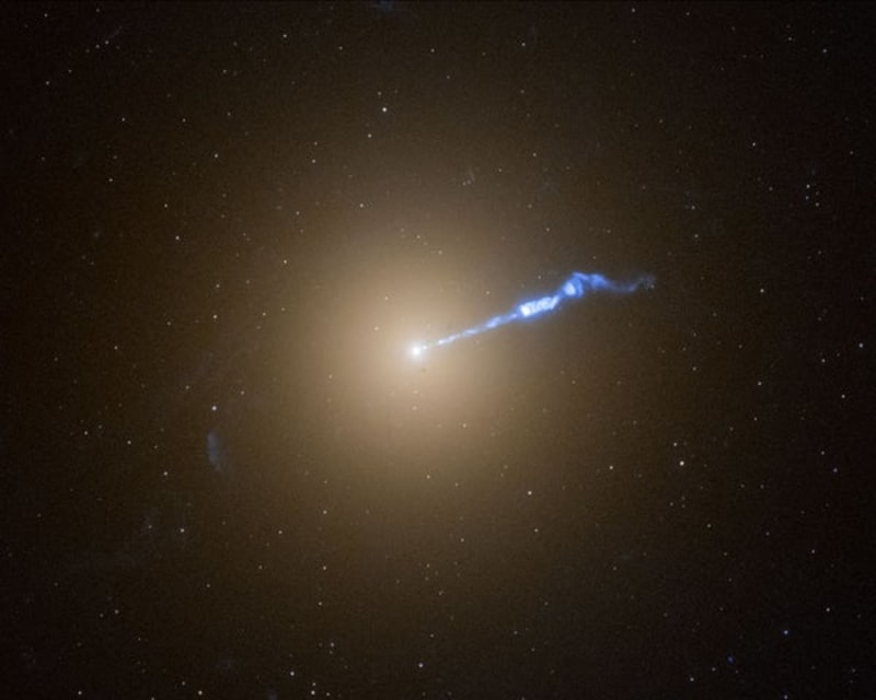 Scientists Find Origin Point of 3,000-Light-Year Jet - Image 2
