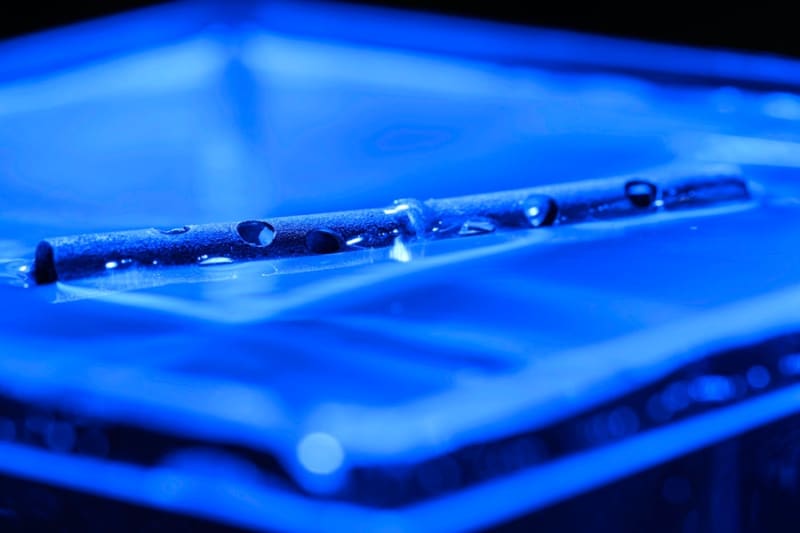 Spider-Inspired Metal Stays Afloat Even When Punctured - Image 3