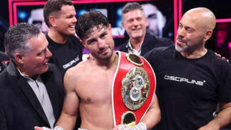 Josh Kelly Wins World Title After Olympic Rings Appear - Image 3
