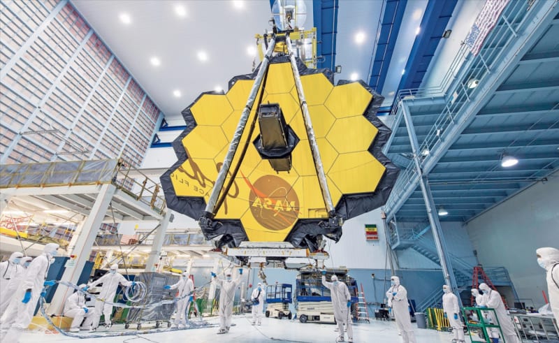 Webb Telescope Captures 'Eye of Sauron' Dying Star at 650LY