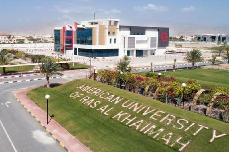 Solar Tower Produces Power, Water, and Clean Fuel at Once