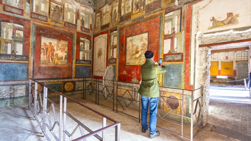 Pompeii Opens New Villa With Vivid 2,000-Year-Old Frescoes