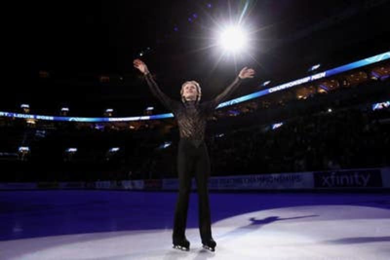 Figure Skater Maxim Naumov Inspires Millions at Olympics - Image 5