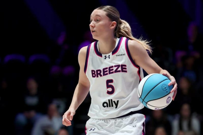 Women's Basketball Draws Record 21,490 Fans in Philly - Image 3