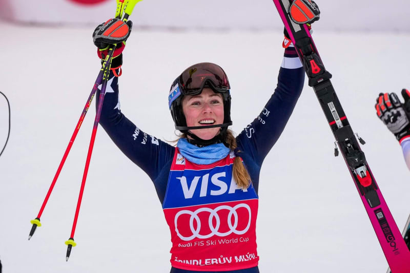 Mikaela Shiffrin Wins 108th World Cup Before Olympics - Image 2