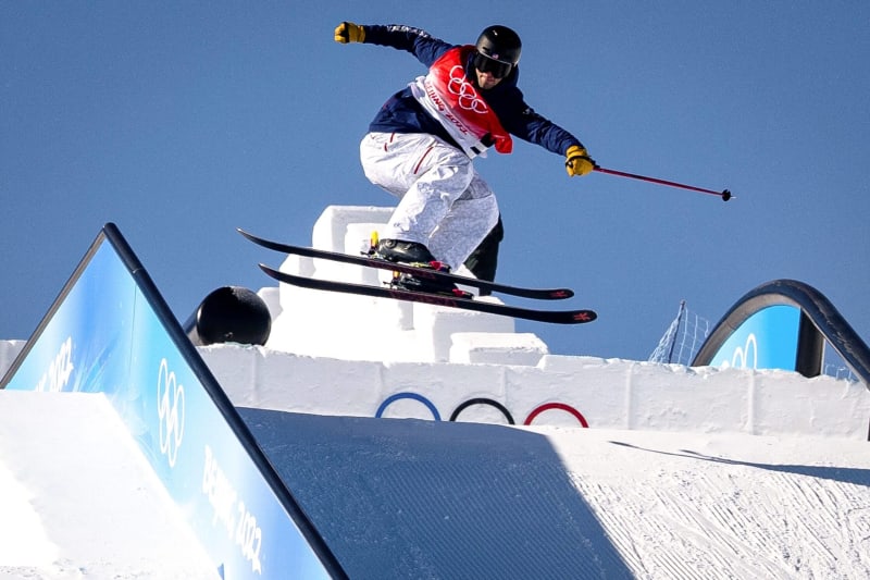 Olympic Gold Skier Keeps Medal in Sock Drawer - Image 4