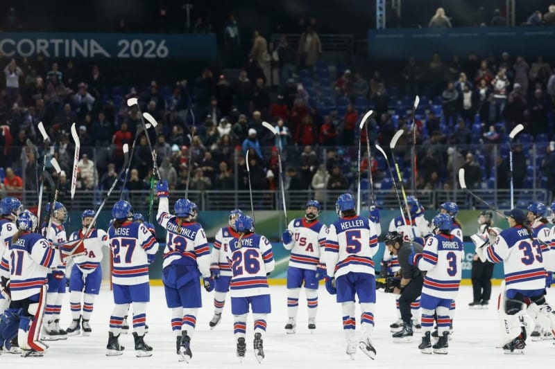 US Women's Hockey Crushes Canada 5-0 at 2026 Olympics - Image 2