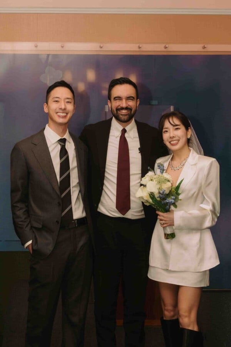 NYC Mayor Surprises 6 Couples at City Hall Weddings - Image 3