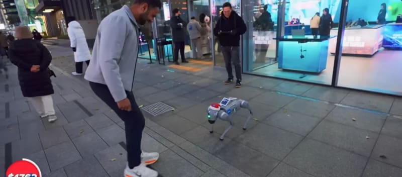 YouTuber 'Shocked' by South Korea's Next-Level Tech Scene - Image 2