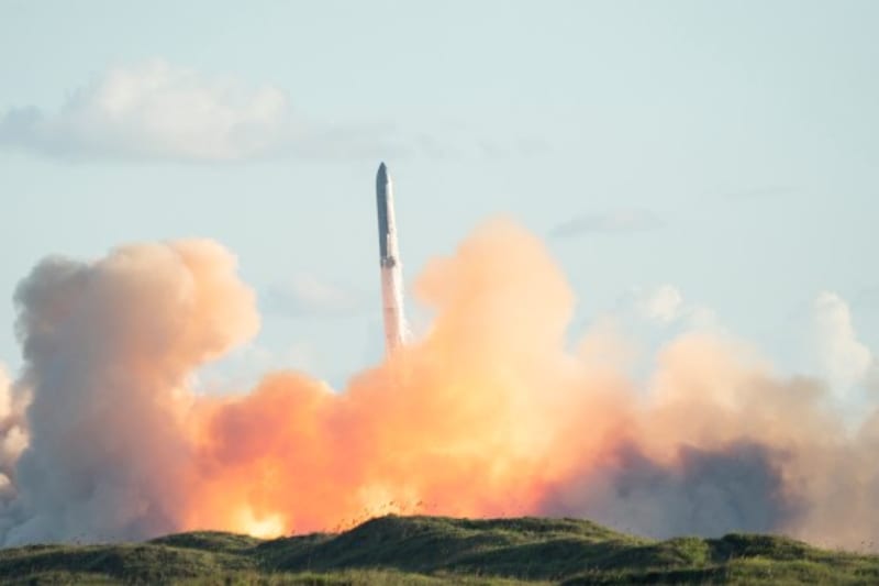 SpaceX Plans Solar-Powered AI Satellites in Orbit - Image 5