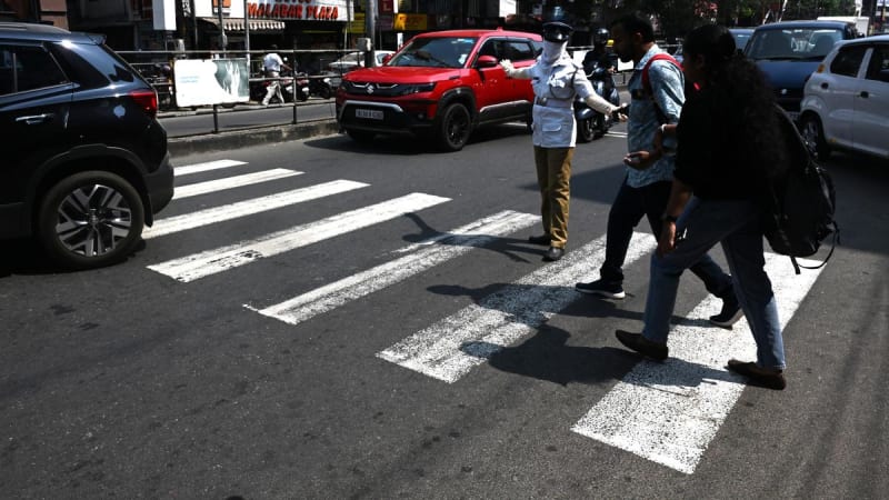 Kochi Police Book 9,000 Drivers to Reclaim Streets for Walkers