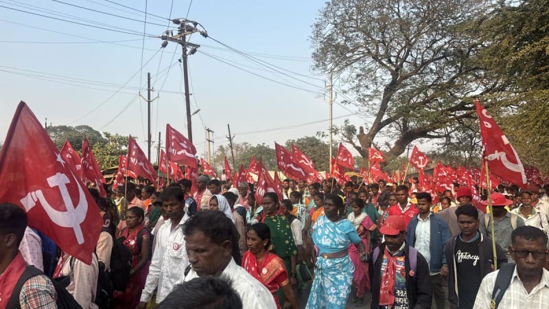 30,000 Tribal Farmers March for Land Rights in Maharashtra