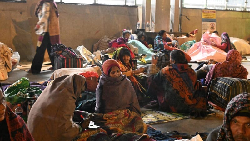 Delhi Hospital Building 3,000-Bed Shelter for Families