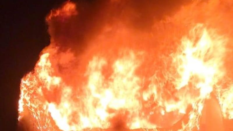 Quick-Thinking Bus Driver Saves All 12 Passengers in Emergency Incident