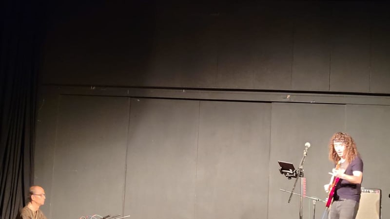 French Guitarist and Indian Tabla Master Unite in Fusion