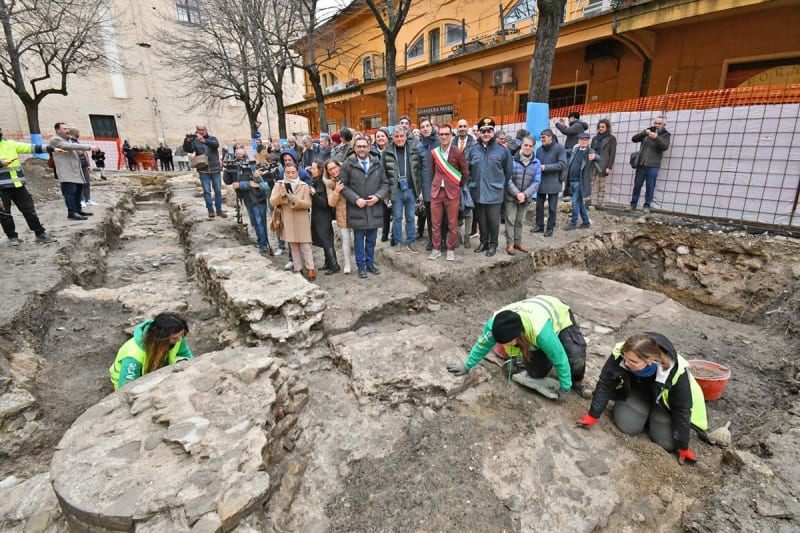 Archaeologists Find 2,000-Year-Old Basilica in Italy - Image 2
