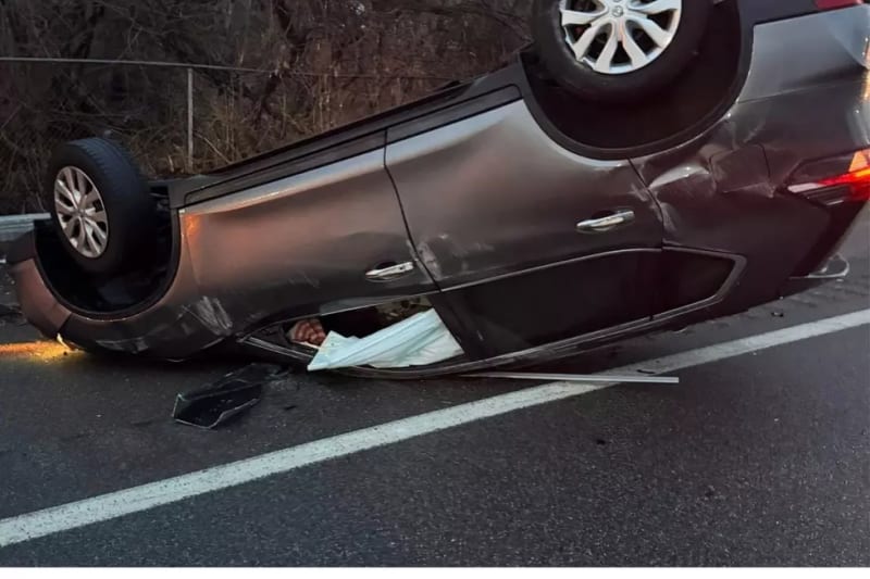 NY Highway Worker Pulls Two Drivers From Burning Cars - Image 5