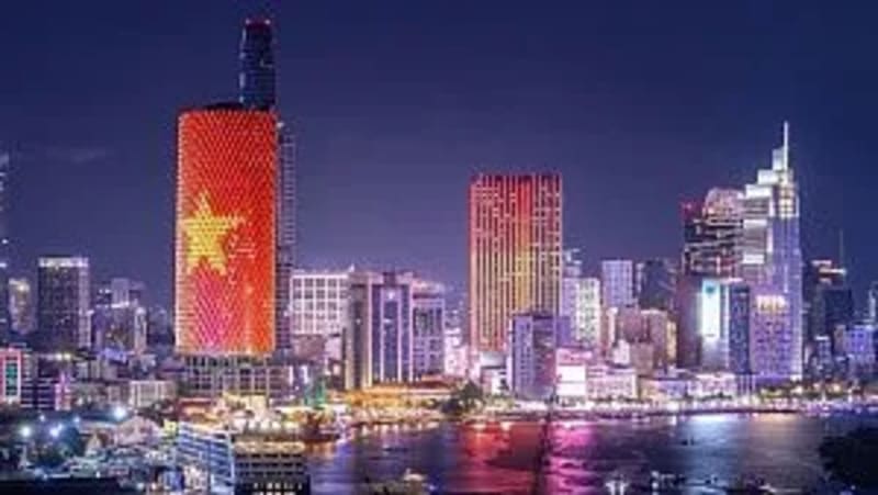 Vietnam Tourism Soars Past 21 Million Visitors in 2025