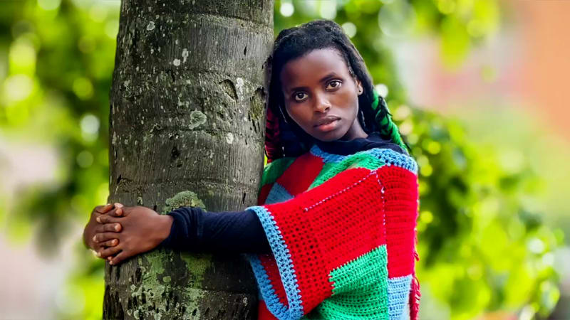 Kenyan Activist Hugs Tree for 72 Hours to Save the Planet - Image 2