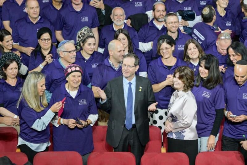 1,200 Kidney Donors Gather in Jerusalem for World Record - Image 2