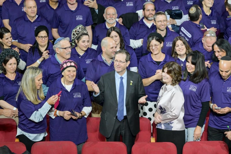 1,200 Kidney Donors Gather in Jerusalem for World Record