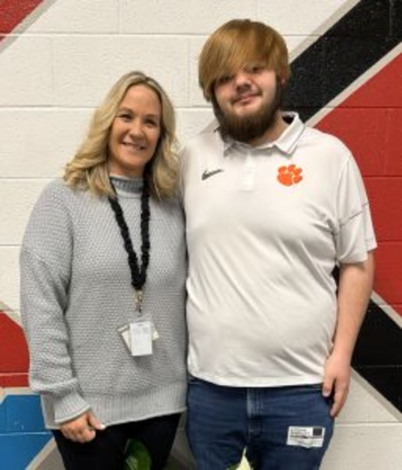 Two Georgia Seniors Tie for Top SAT Score at Their School