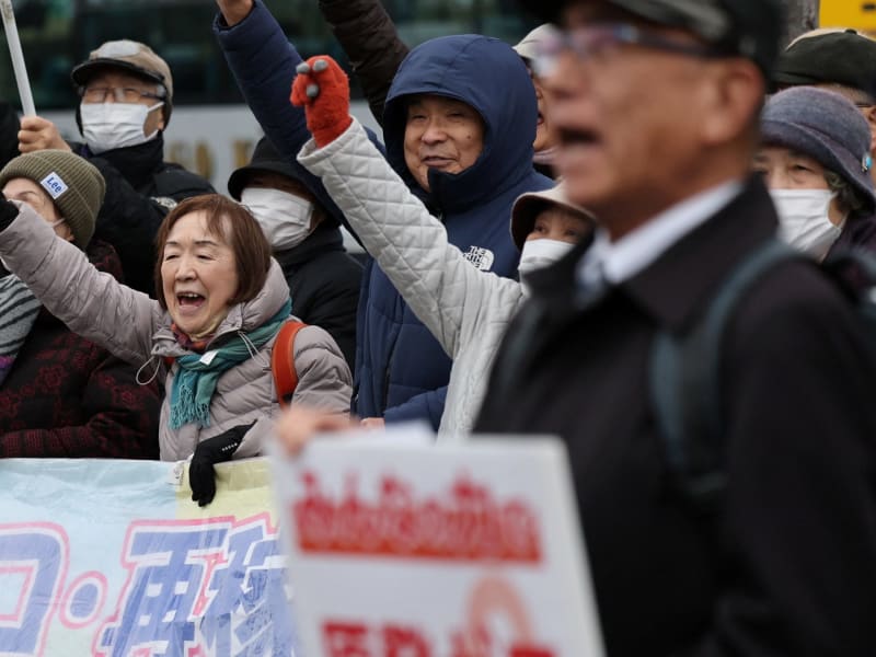 Japan Restarts World's Largest Nuclear Plant After 15 Years
