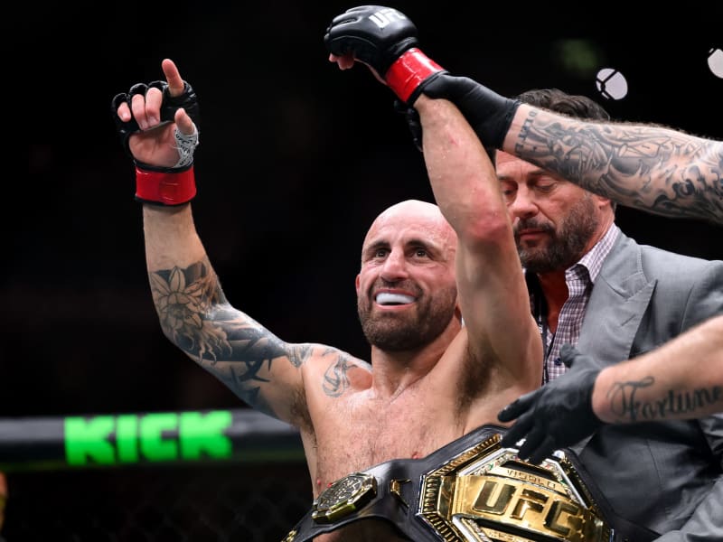 Volkanovski Defends Title in Front of Roaring Sydney Crowd