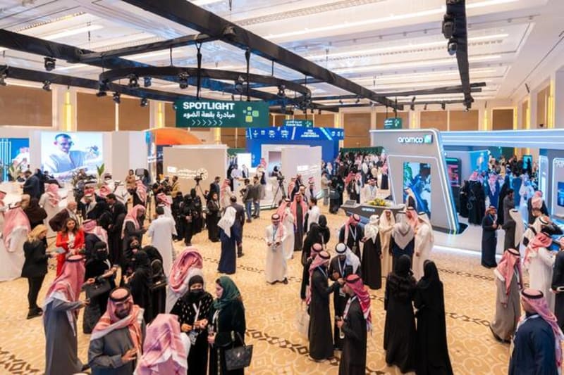 114 Youth From 33 Nations Tour Saudi Arabia's Holy Sites - Image 3