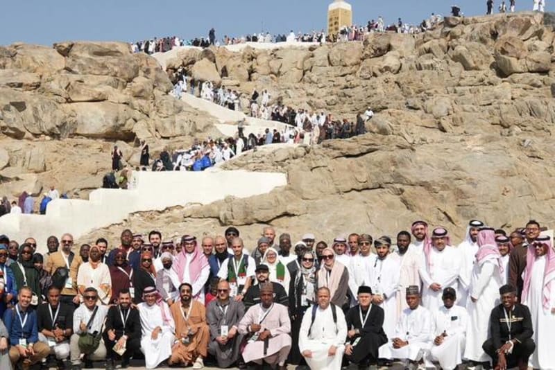 114 Youth From 33 Nations Tour Saudi Arabia's Holy Sites - Image 2