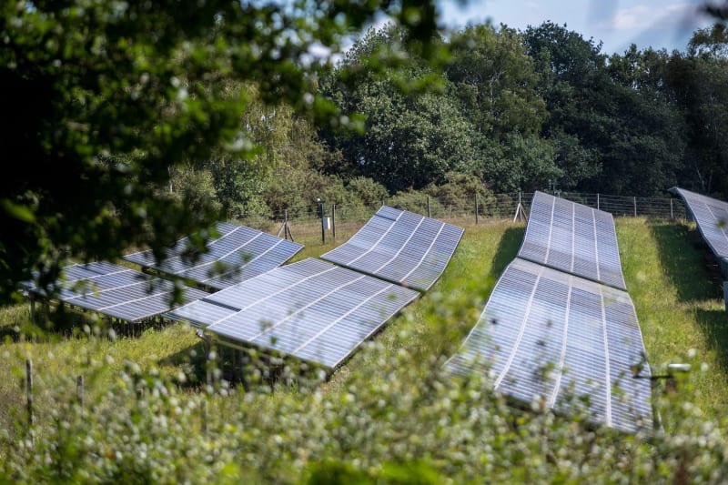 UK Solar and Wind Now 50% Cheaper Than New Gas Plants