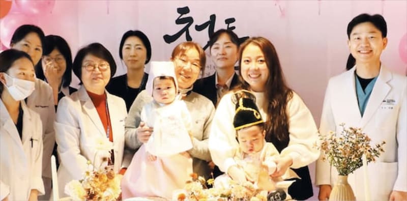 Cancer Survivor Jeong Celebrates Twins After 10-Year Battle - Image 2