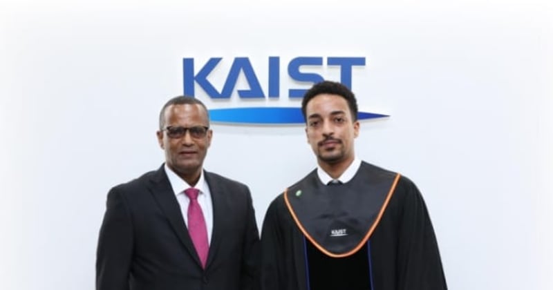 Ethiopian Father-Son Duo Both Graduate from South Korea's KAIST