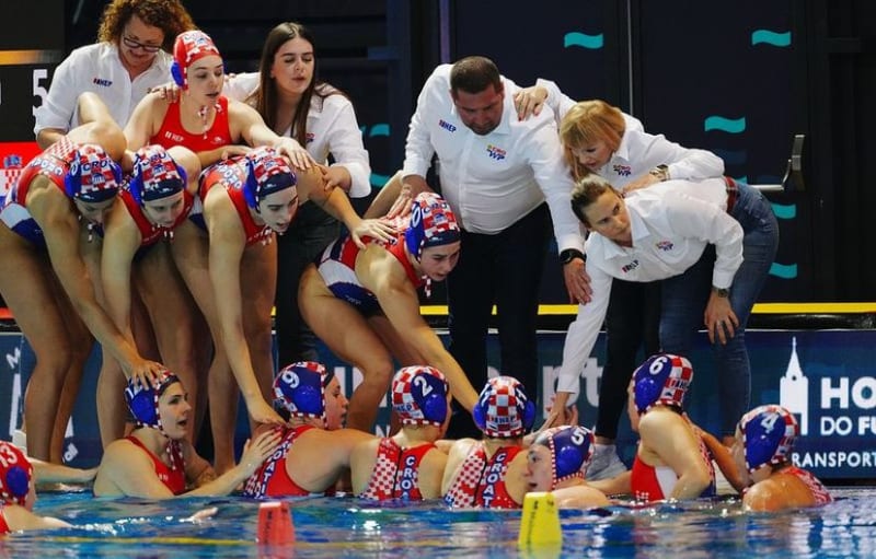 Croatia Women Beat France 15-9 in Historic Water Polo Win - Image 5