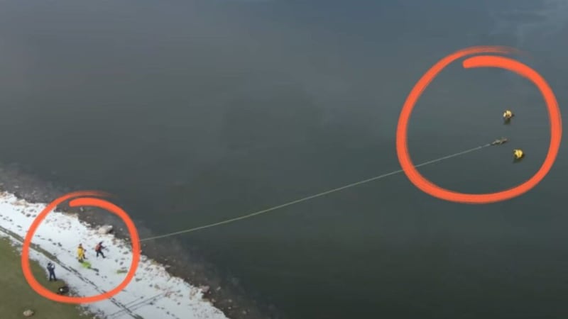 Fire Crew Saves Exhausted Deer From Frozen Colorado Lake - Image 2