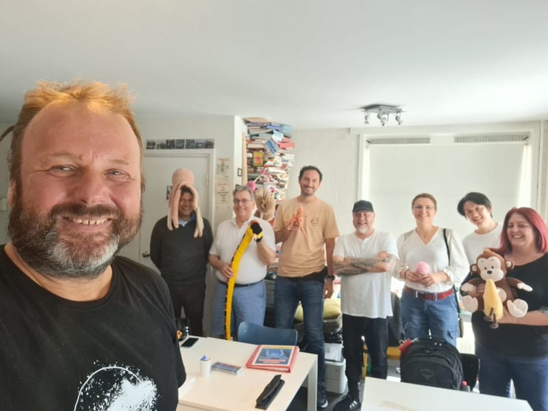 Amsterdam Teacher Makes Dutch Fun With Live Classes