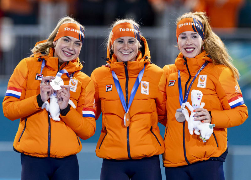 Dutch Women's Speed Skating Team Wins Olympic Silver