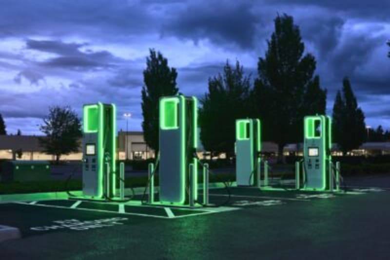 New Charger Powers 12 EVs at Once With 720 kW System - Image 5