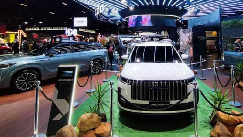 Electric Cars Outsell Petrol in Europe for First Time - Image 4