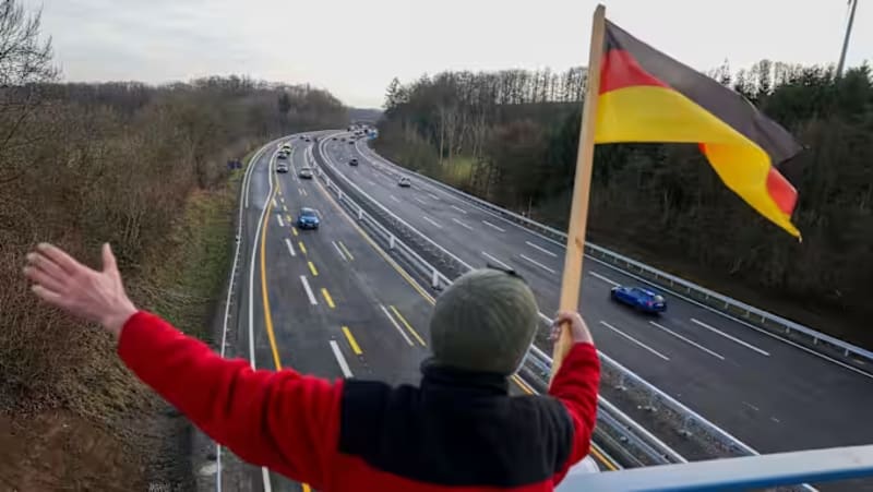 Germany Backs EVs With €3B Open to All Automakers - Image 5