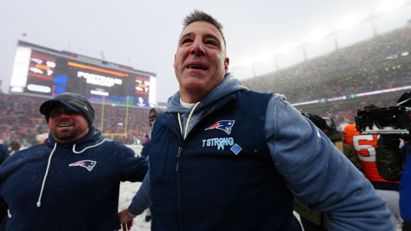 Mike Vrabel Makes Patriots History in AFC Championship